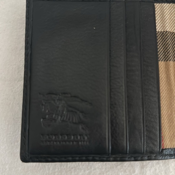 Burberry Small Wallet - Picture 6 of 6
